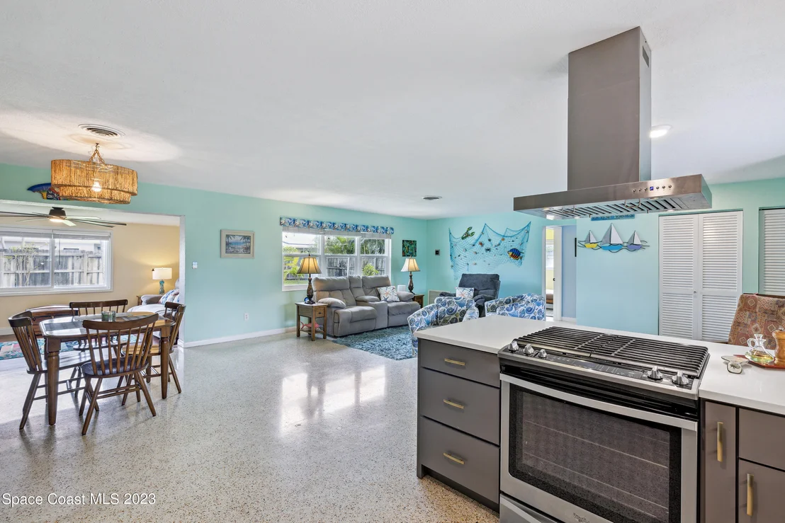 Photo of 655 Rosada Street