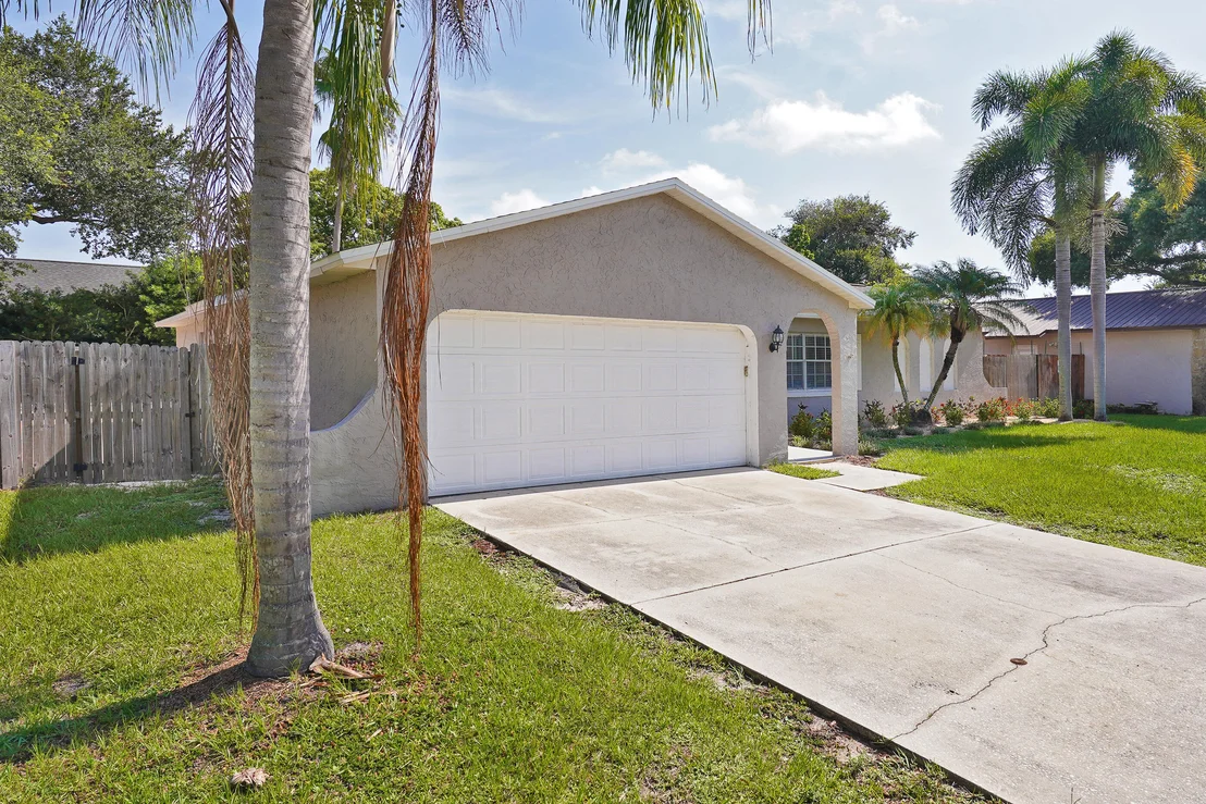 Photo of 832 Berkshire Drive
