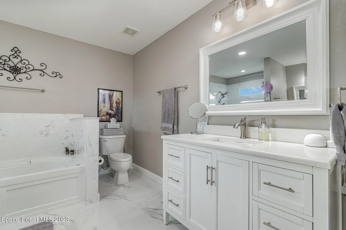 Photo of 897 Tavernier Circle NE