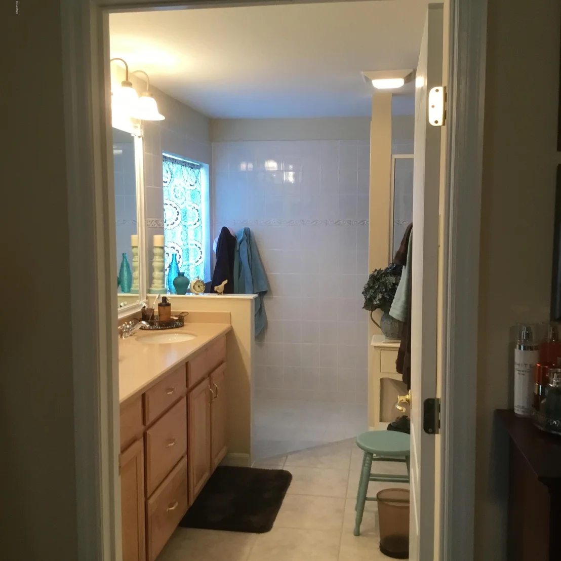 Photo of 7107 Broderick Drive