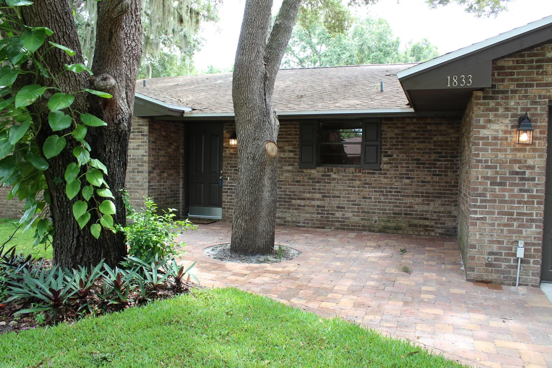 Photo of 1833 Oakwood
