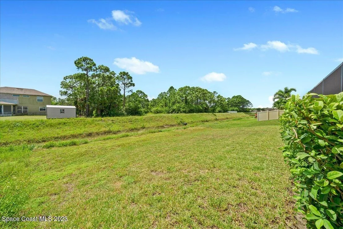 Photo of 930 Dillard Drive SE