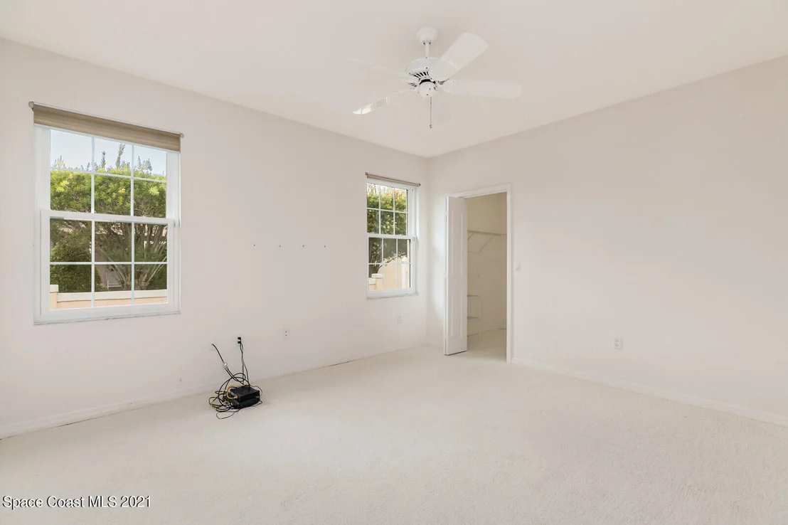 Photo of 476 Kimberly Drive