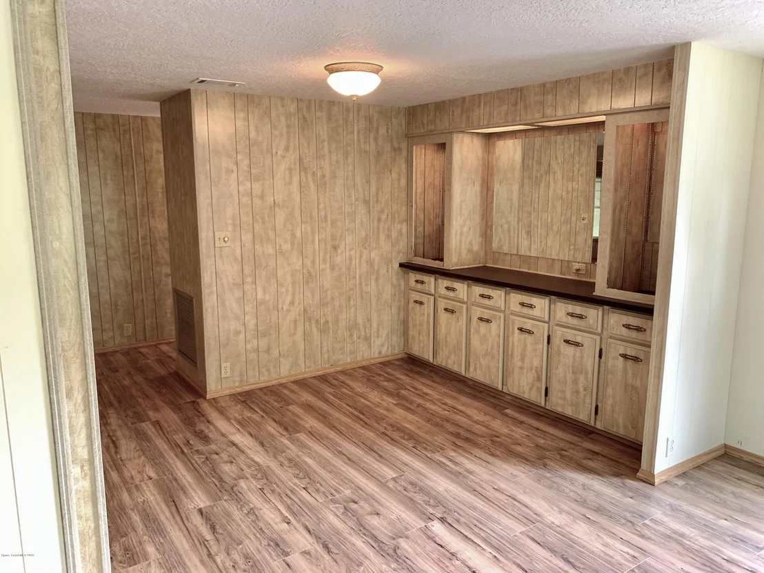 Photo of 2588 Haverhill Road NE