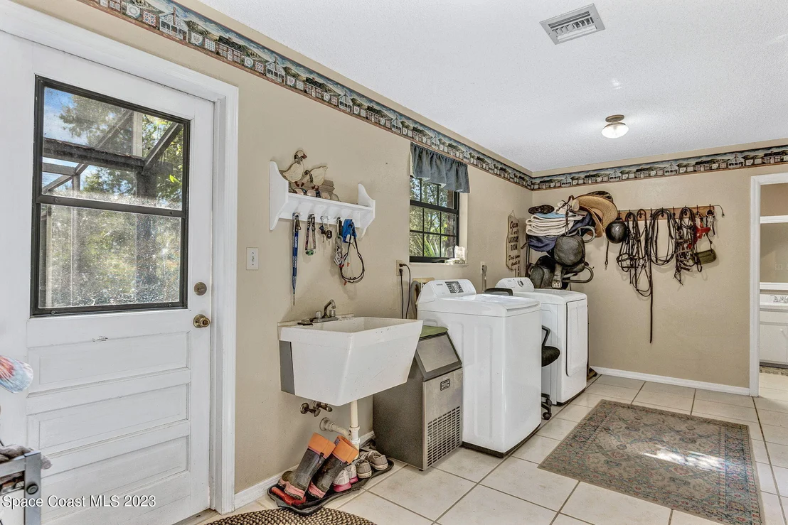 Photo of 2281 Friday Road