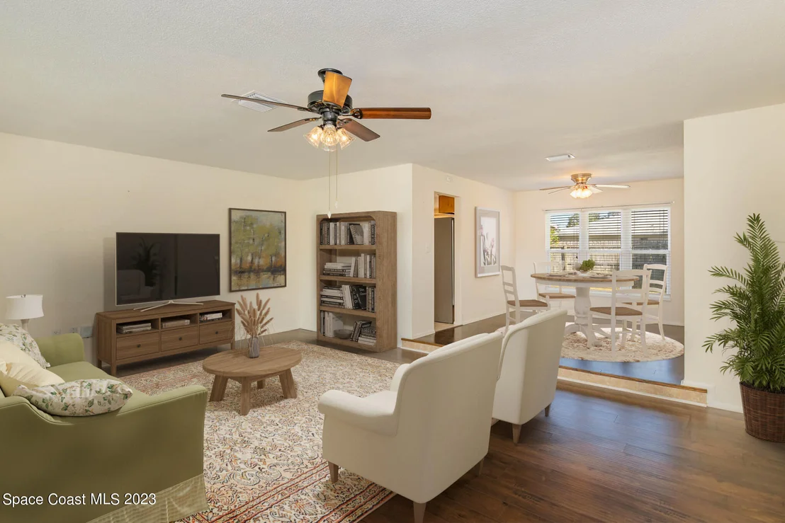 Photo of 880 Westport Drive