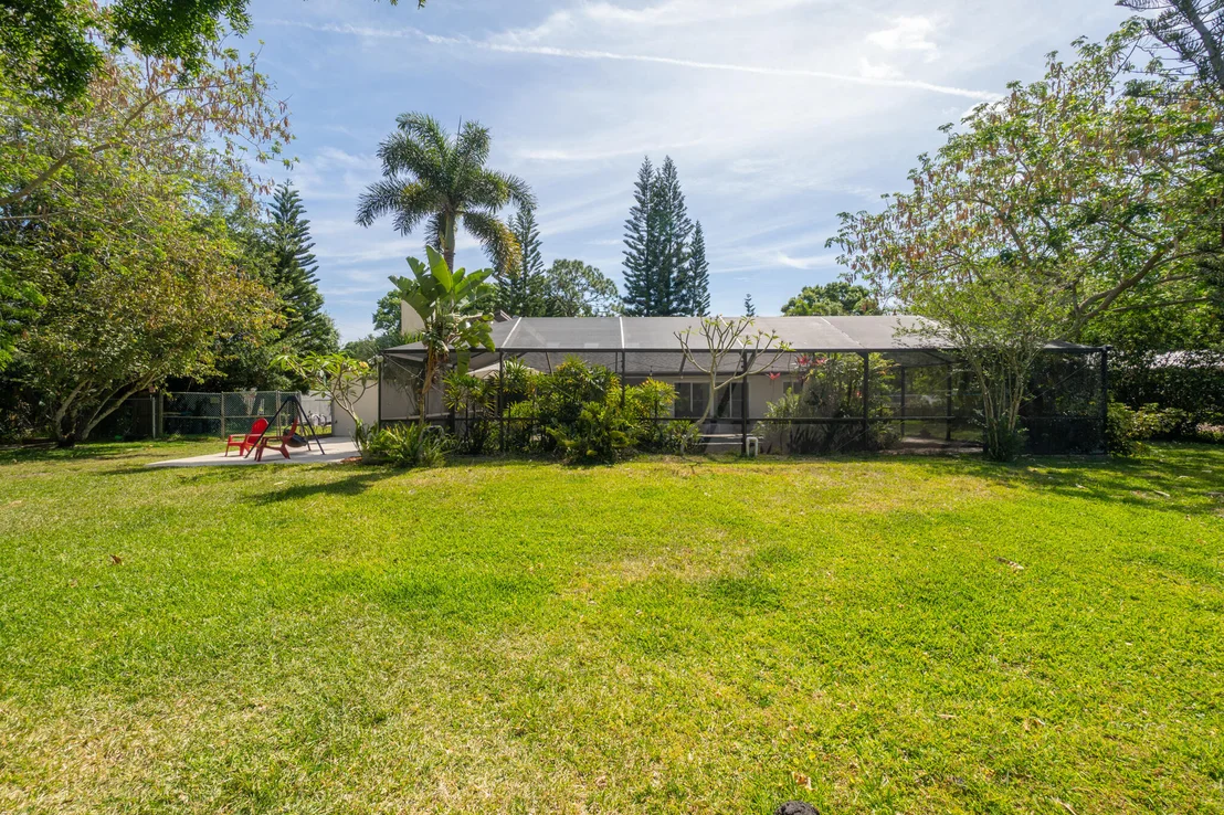 Photo of 810 Knecht Road NE