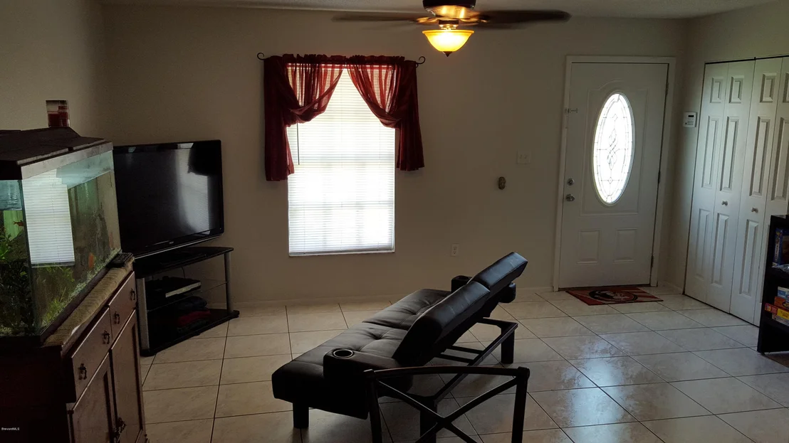 Photo of 5445 Jamaica Road