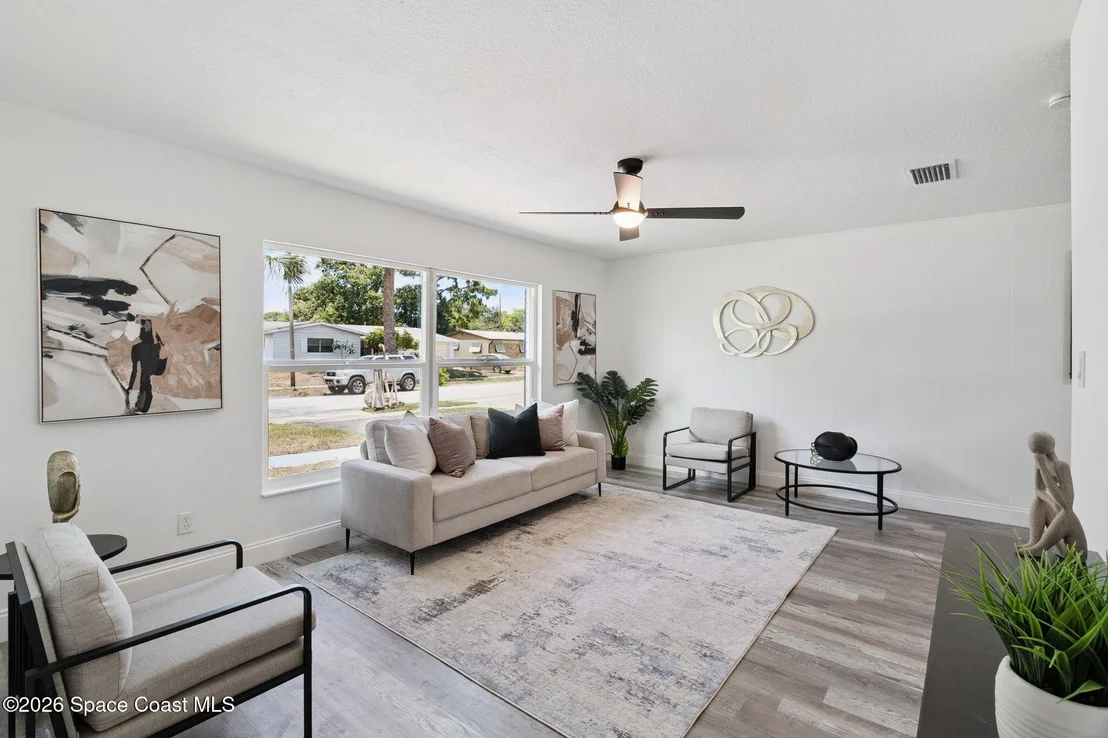 Photo of 949 Lexington Road