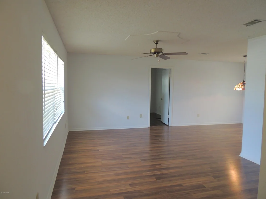 Photo of 2545 Corbusier Drive