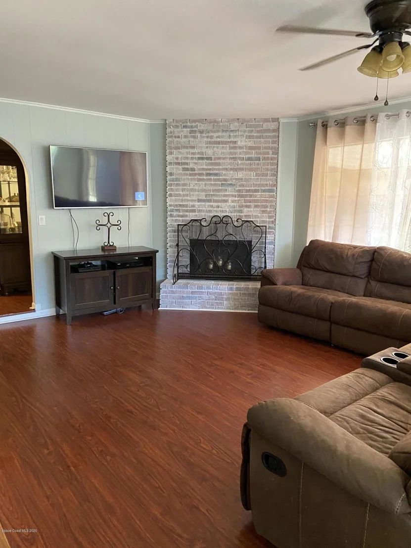 Photo of 1328 Gleneagles Way