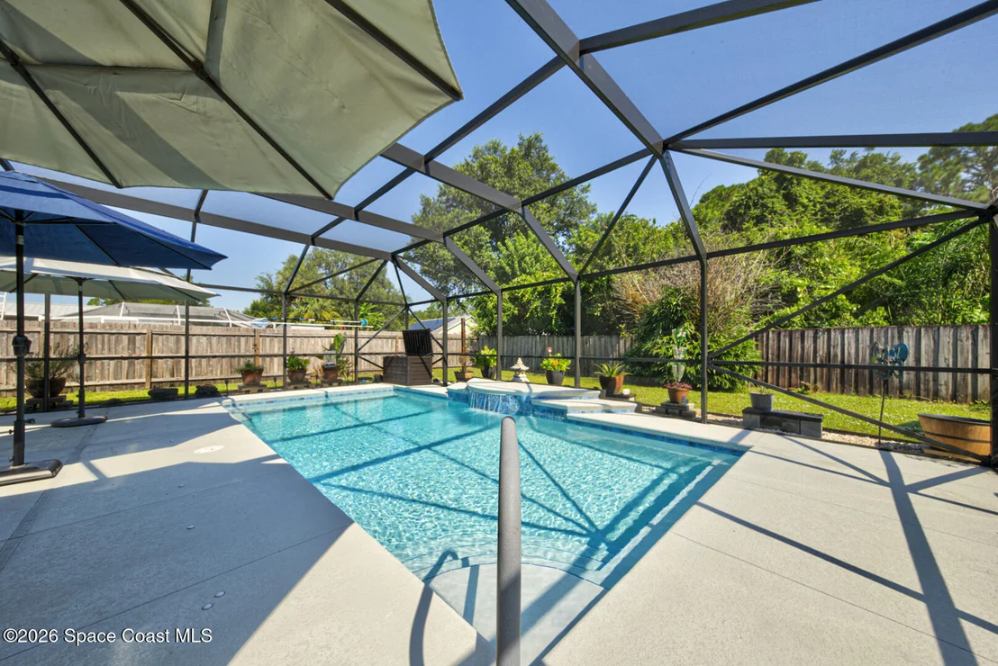 Photo of 6520 Adrian Street