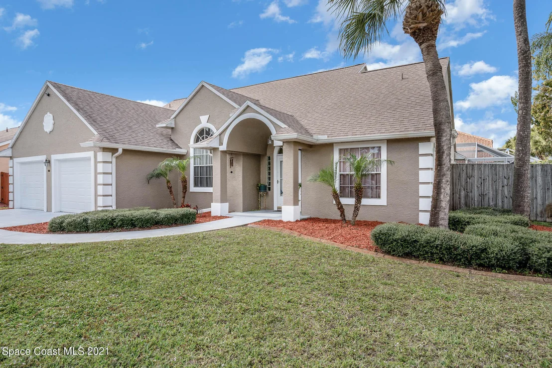 Photo of 1365 Heritage Acres Boulevard