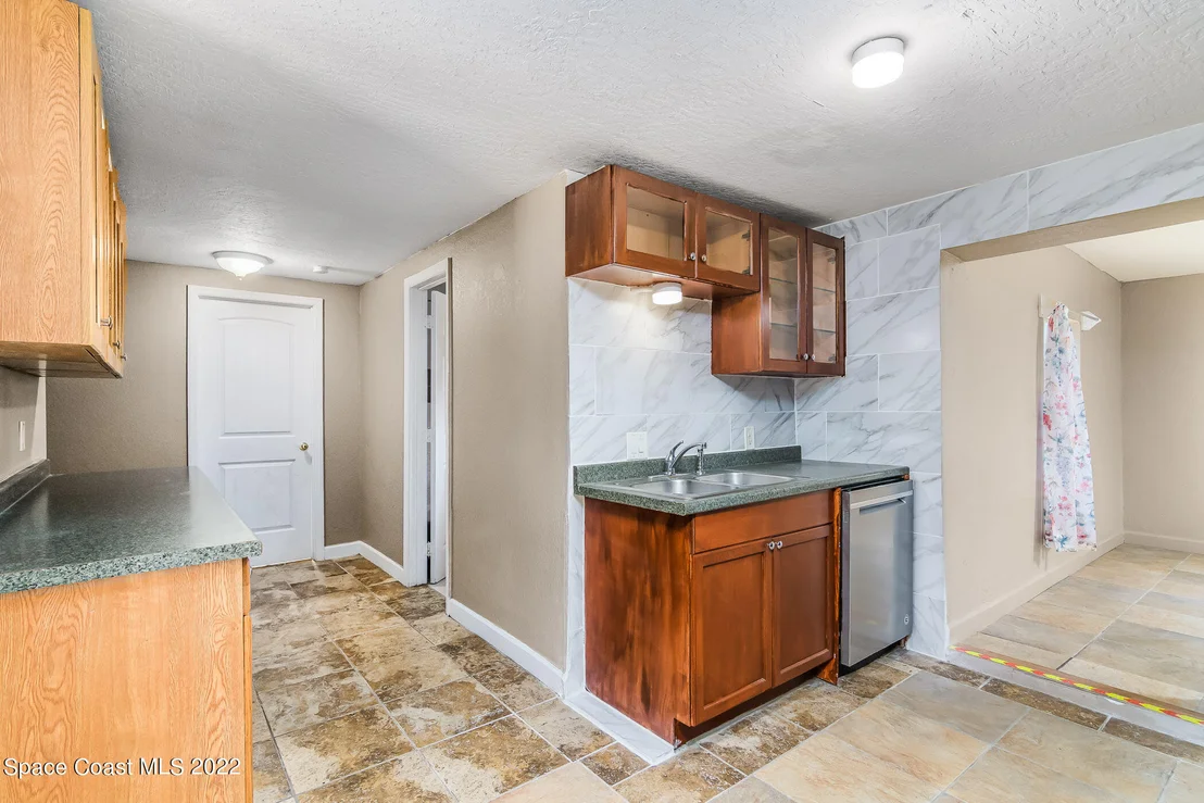 Photo of 1861 Trimble Road