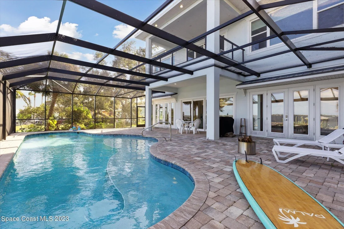 Photo of 3835 Riverside Drive