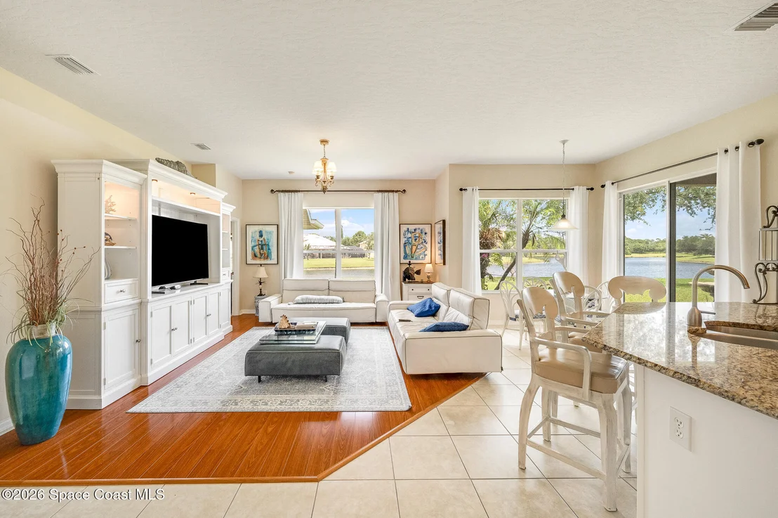 Photo of 241 Devlin Court SE