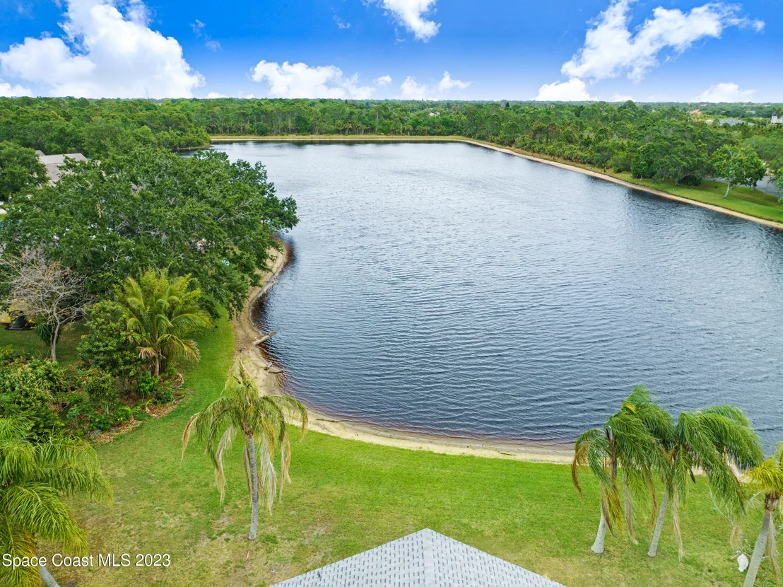 Photo of 6830 Whitetail Court