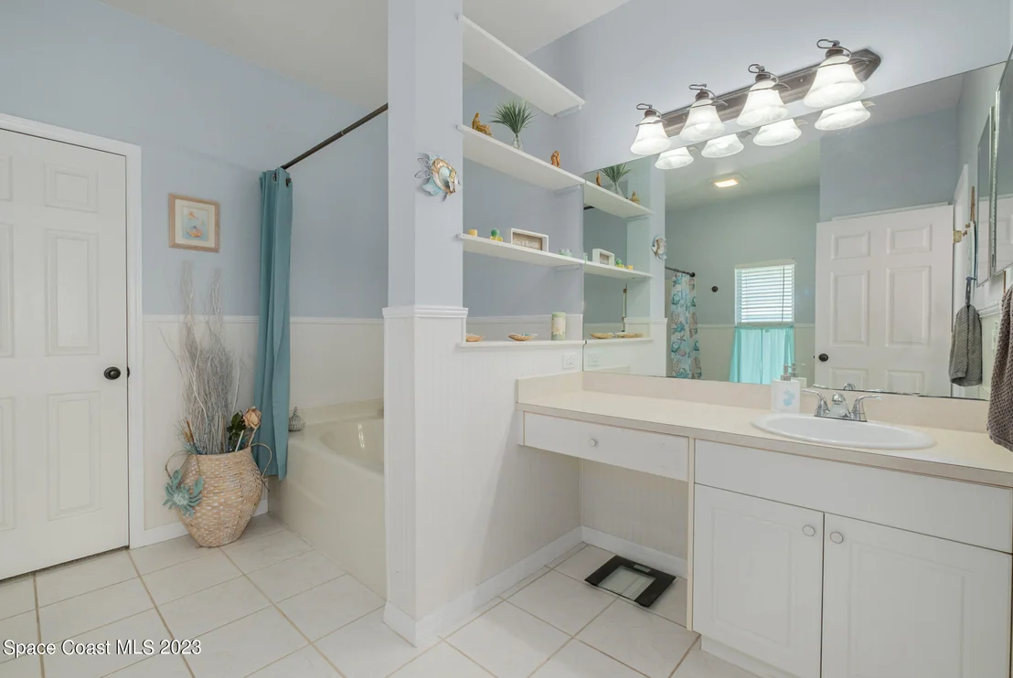 Photo of 825 Triple Crown Lane