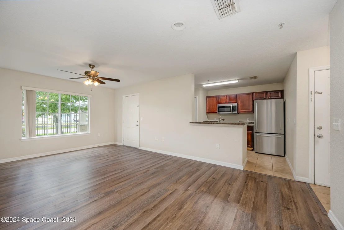 Photo of Unit 1021 at 3501 D'Avinci Way