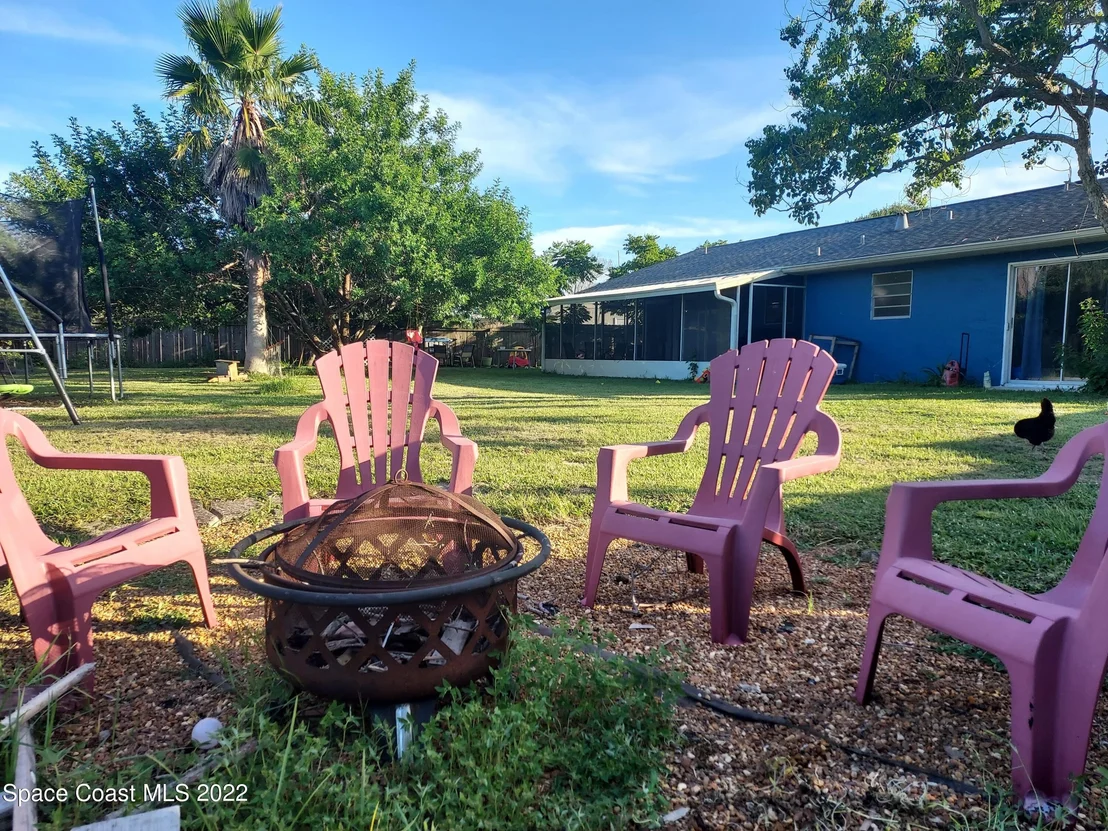 Photo of 1423 Cindy Circle NE
