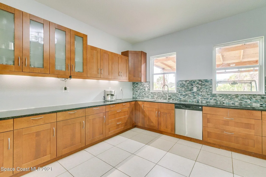 Photo of 925 Valkaria Road
