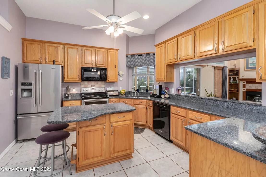 Photo of 925 Whisperoak Drive