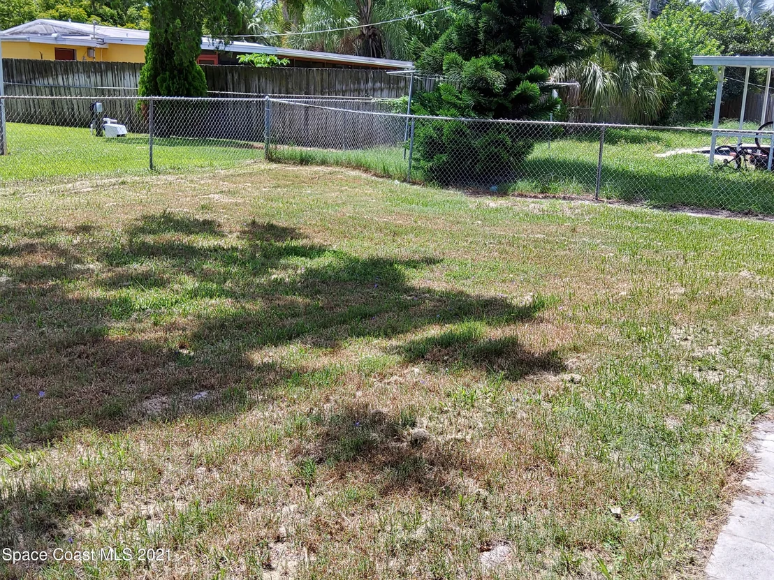 Photo of 1595 Breeze Lane