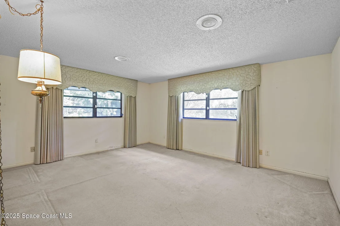 Photo of 1185 Ashlyn Drive
