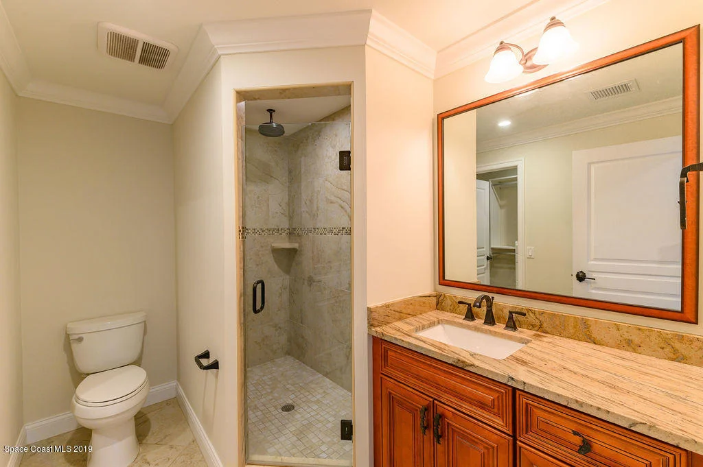 Photo of 3300 N Riverside Drive N