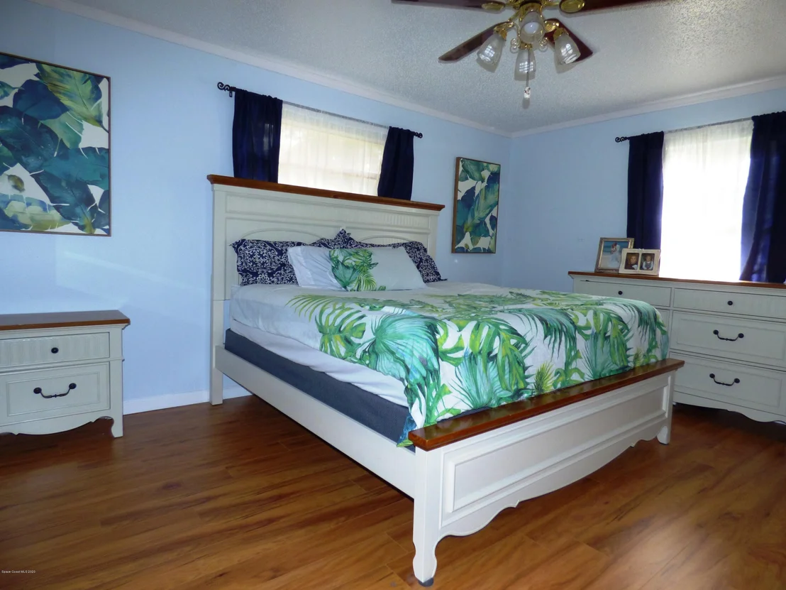Photo of 6737 Sheridan Road