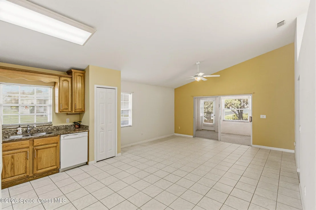 Photo of 975 S Fork Circle