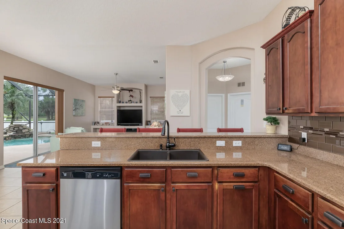 Photo of 280 Ridgemont Circle SE