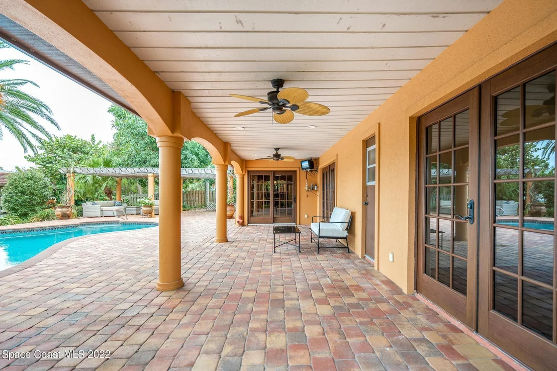 Photo of 442 Riverview Lane