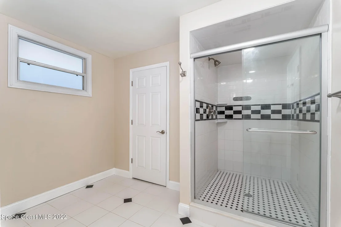 Photo of 1695 Highland Avenue