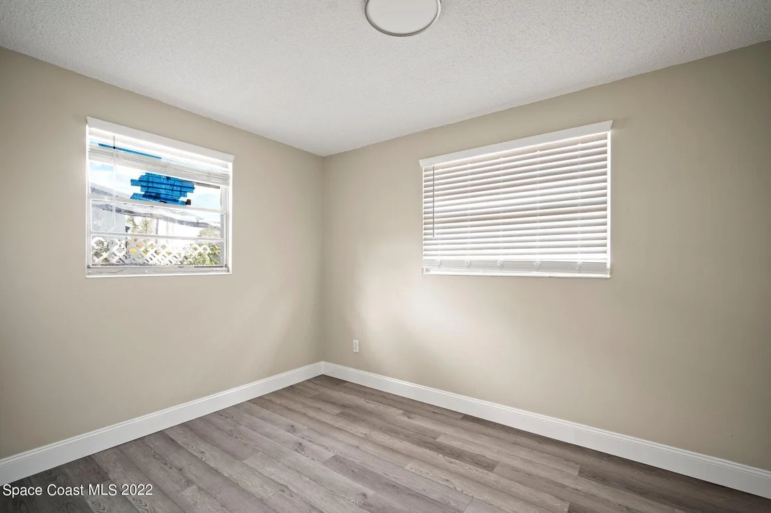 Photo of 1665 134th Avenue N