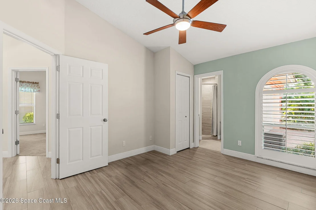 Photo of 327 Island Drive