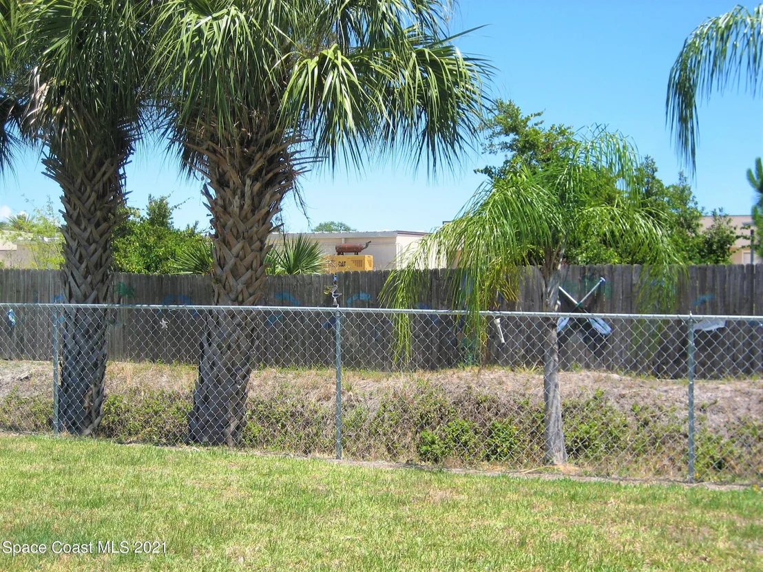 Photo of 2329 Coconut Palm Drive NE