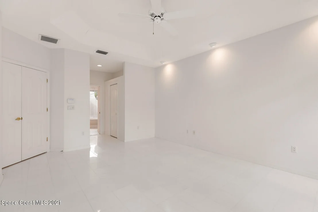 Photo of 476 Kimberly Drive