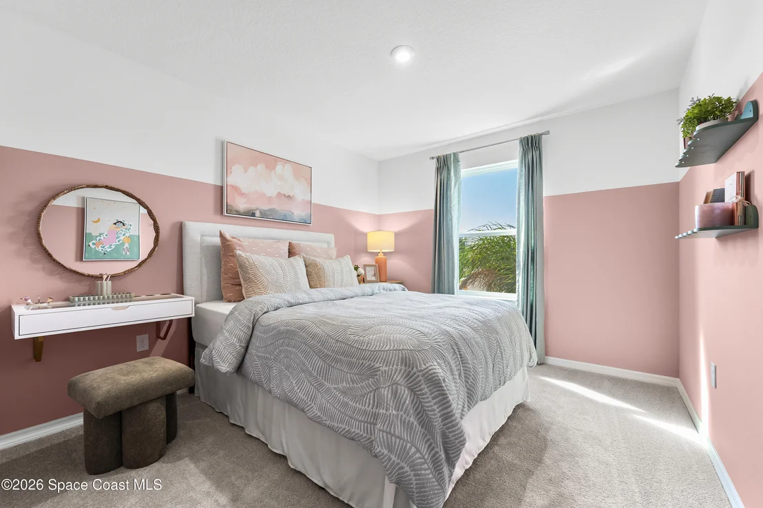 Photo of 806 Castleford Avenue NE