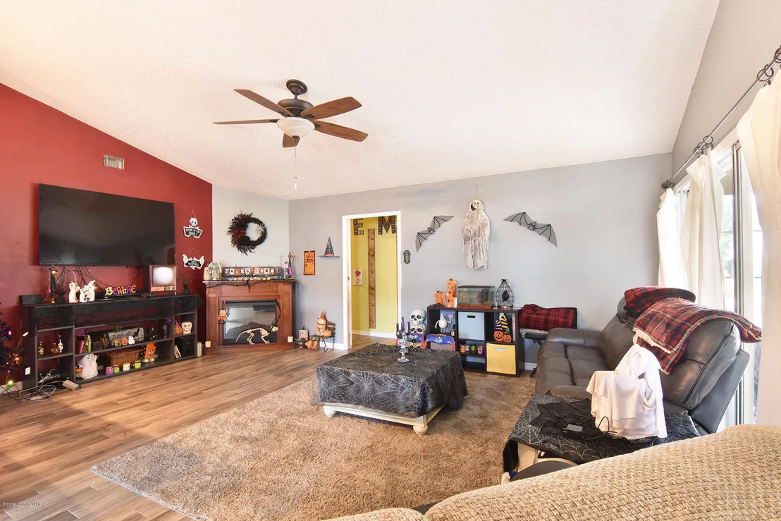 Photo of 943 Pelican Lane