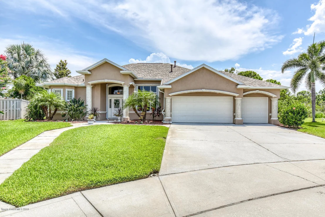 Photo of 979 Warbler Court