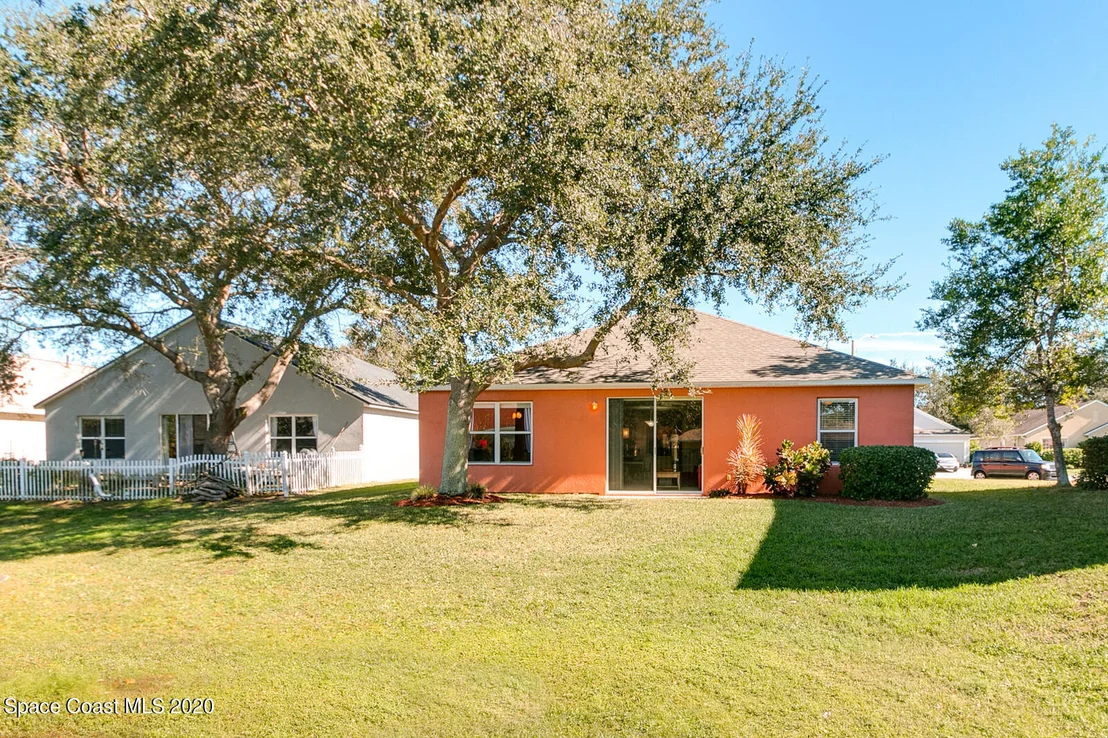 Photo of 957 Riviera Point Drive