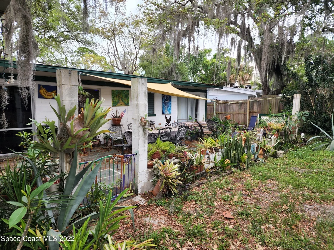 Photo of 1862 Pineapple Avenue