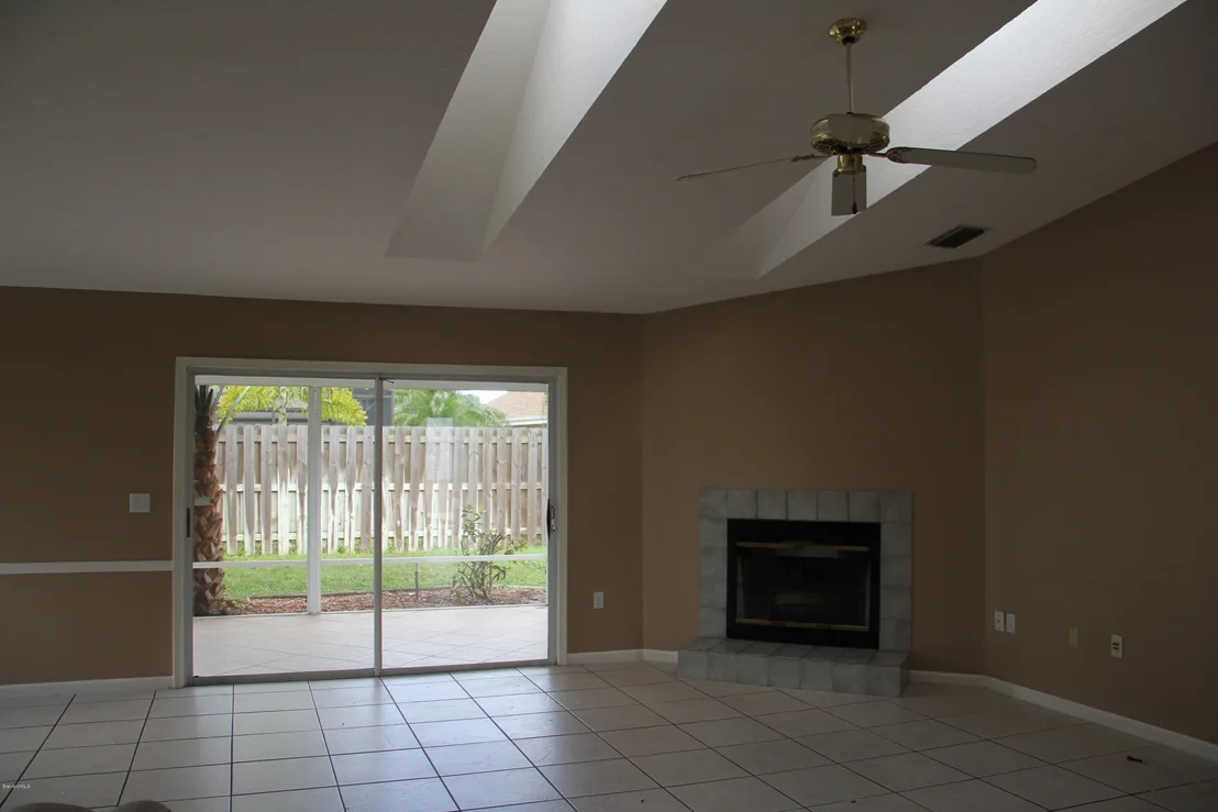 Photo of 1240 Walnut Grove Way