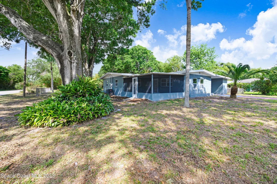 Photo of 5720 Travis Street