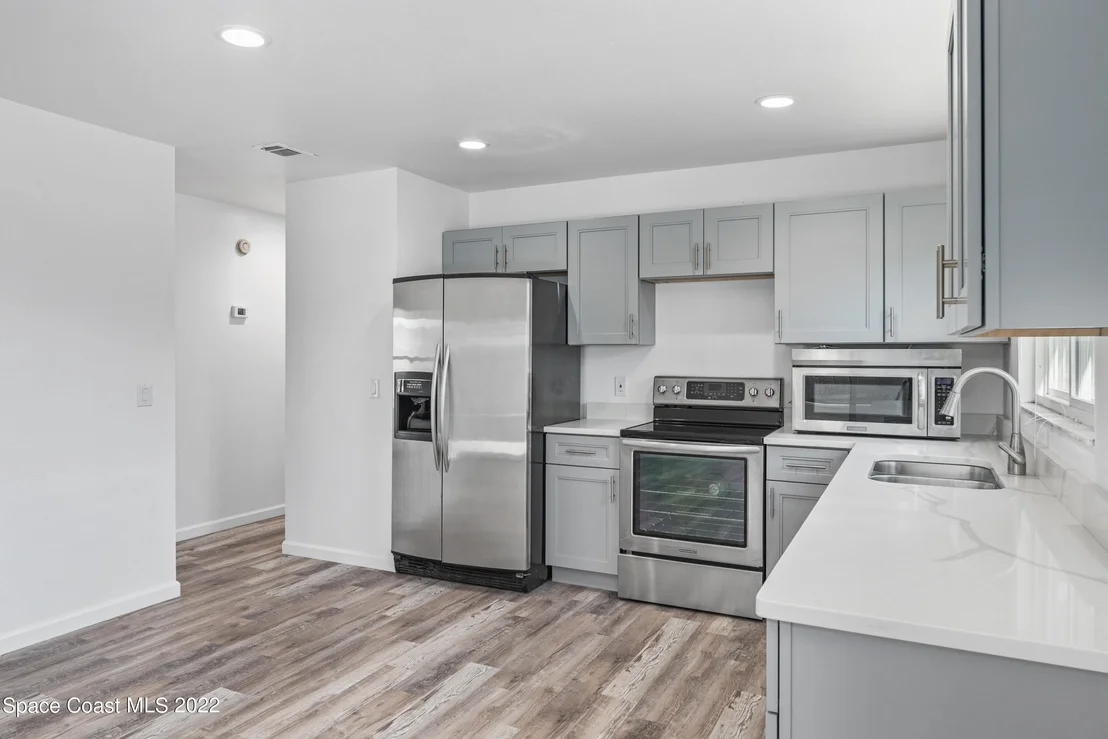 Photo of 1311 Mariposa Drive NE