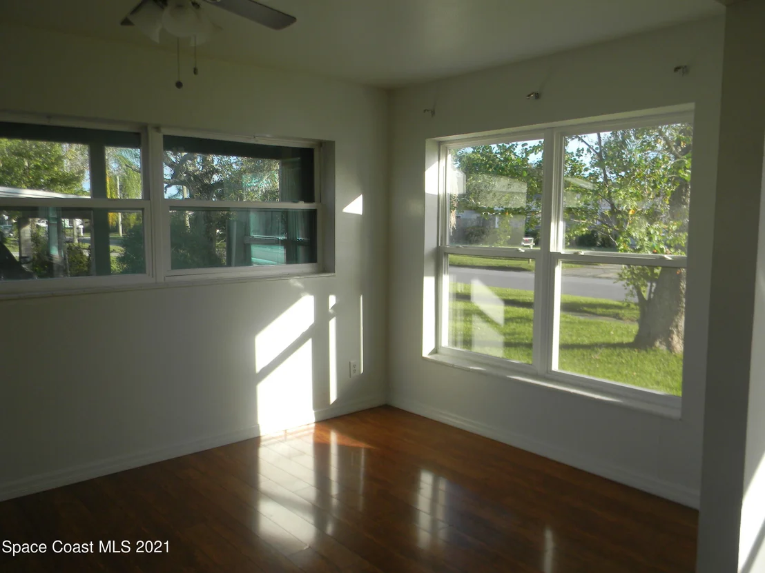 Photo of 2132 Lakeview Drive
