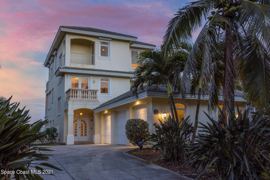 Photo of 735 Beach Street