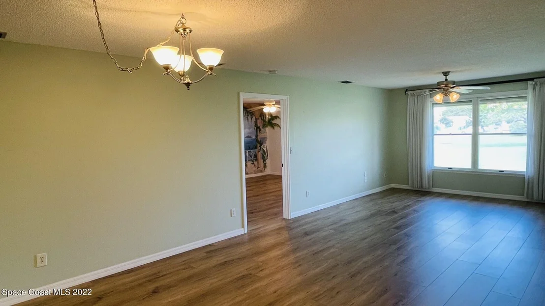 Photo of 216 Chalet Avenue
