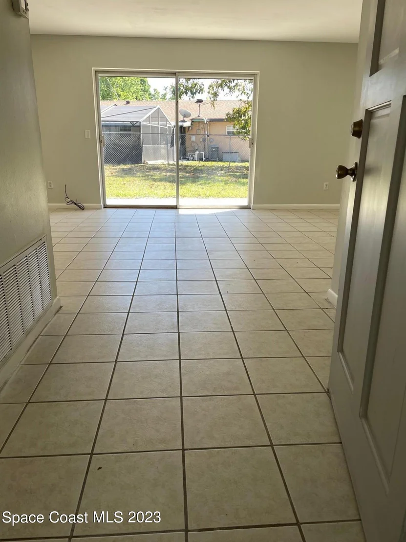 Photo of 1378 Estridge Drive